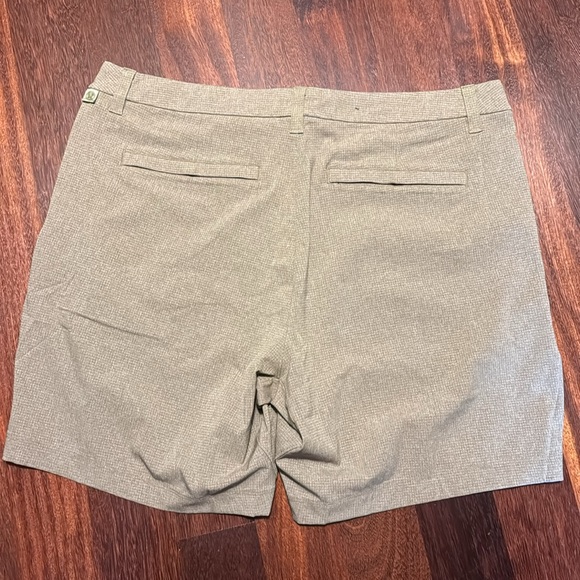 lululemon Wovenair Commission 7” Shorts - Picture 2 of 3